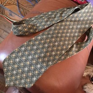 Gap silk tie